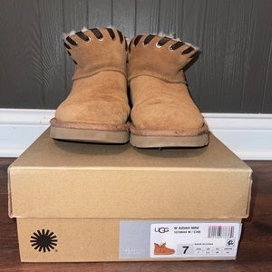 UGG AUSTRALIA Aidah Mini Classic Brown Women’s Size 7 Suede Ankle Boots